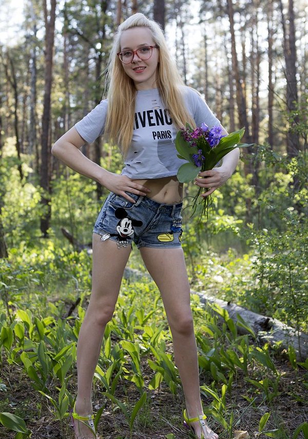 Елена, 23 года, 1 размер груди